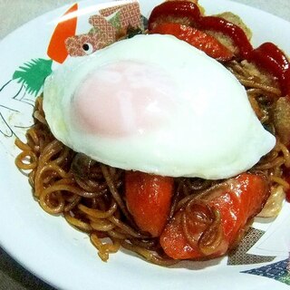 ケチャップ味焼きそば卵トッピング